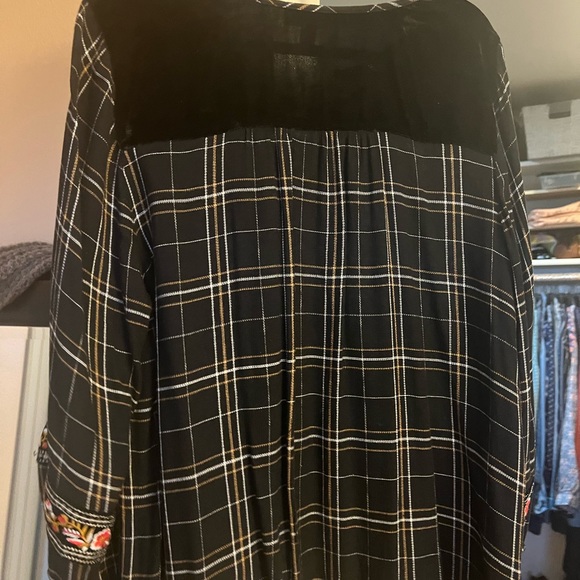 Holiday Top, A little Velvet & Sequins.  Style & Co. 2XL - Picture 4 of 4